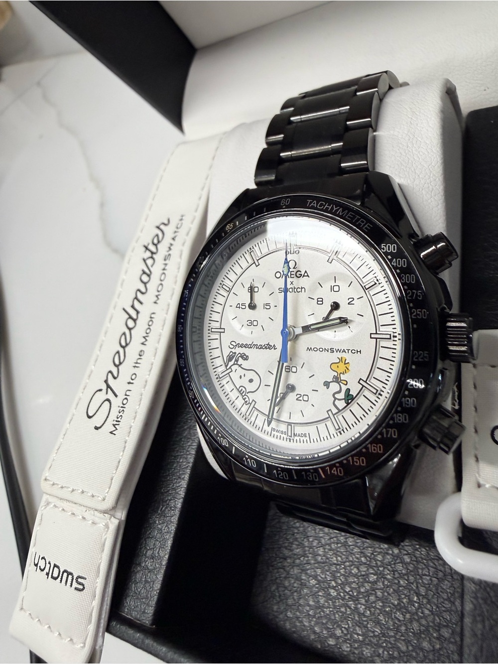 MoonSwatch MOD Mission to the Moon Snoopy Rare on Stainless Steel
